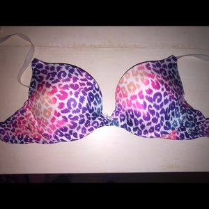 32B VS Pink Wear Everywhere Push-up bra.